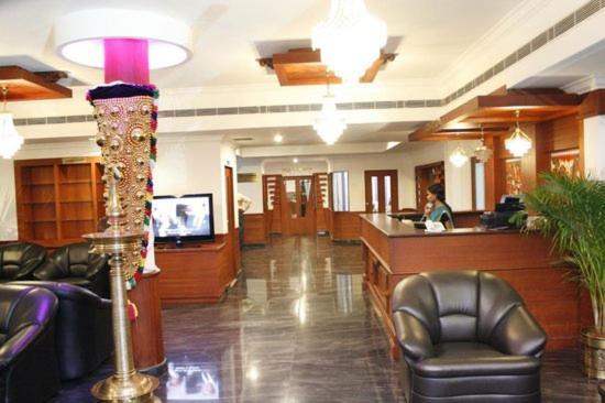 Gee Bee Palace Angamali Dış mekan fotoğraf