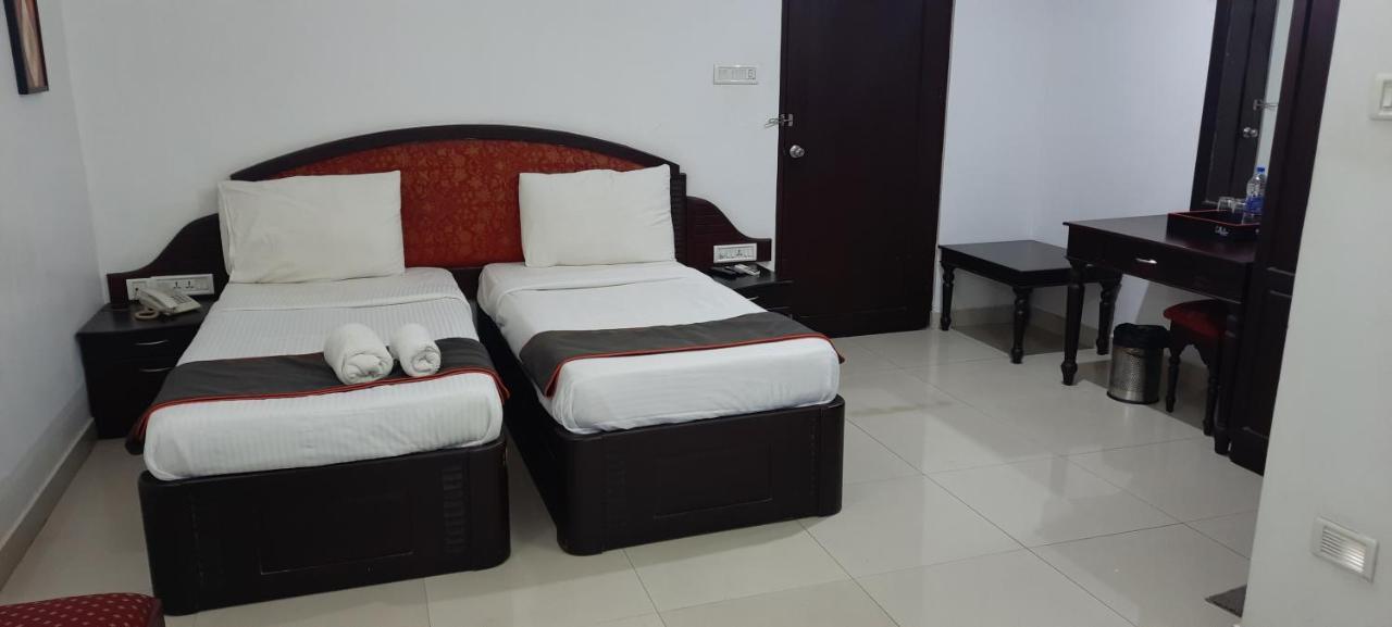 Gee Bee Palace Angamali Dış mekan fotoğraf
