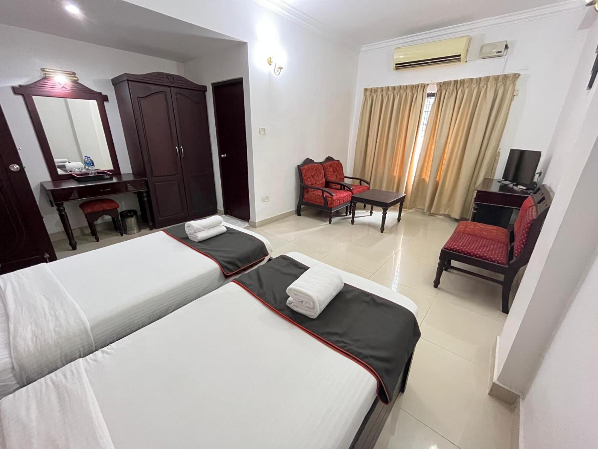 Gee Bee Palace Angamali Dış mekan fotoğraf