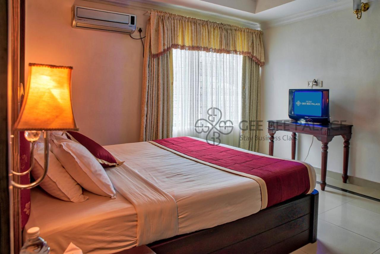 Gee Bee Palace Angamali Dış mekan fotoğraf